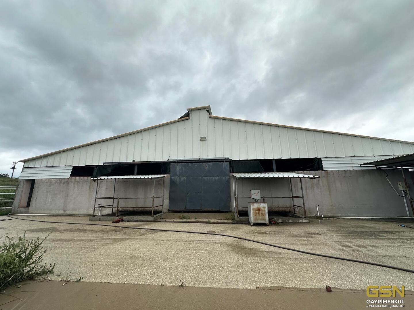 4-GSN GAYRİMENKUL'DEN AVRUPA STANDARTLARINDA RUHSATLI BESİÇİFTLİĞİ