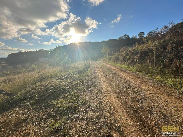8-GSN GYRİMENKUL'DEN İZMİT ÇAĞIRGANLI KÖYÜNDE YOLA CEPHE TARLA