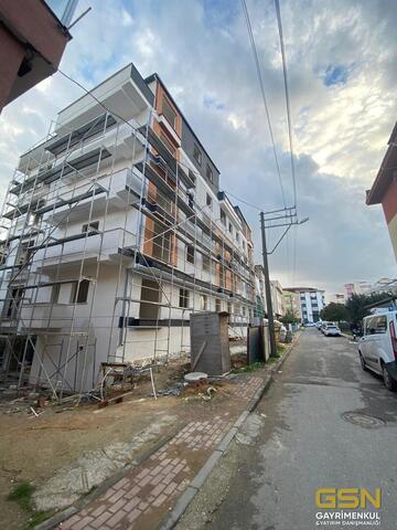 1-ÇAYIROVA'DA KENT MEYDANINA YAKIN KONUMDA SATILIK DAİRELER