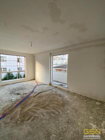 20-ÇAYIROVA'DA KENT MEYDANINA YAKIN KONUMDA SATILIK DAİRELER