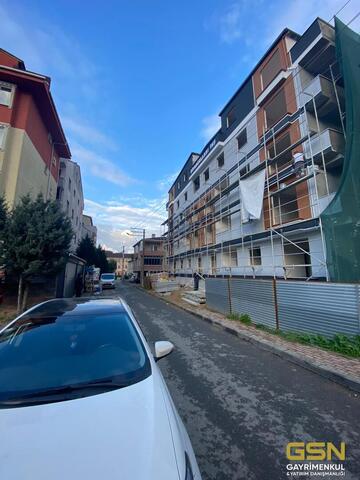 2-ÇAYIROVA'DA KENT MEYDANINA YAKIN KONUMDA SATILIK DAİRELER