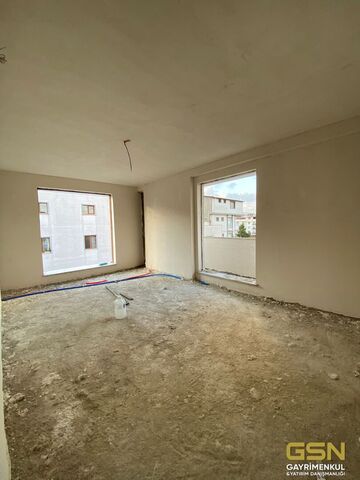 6-ÇAYIROVA'DA KENT MEYDANINA YAKIN KONUMDA SATILIK DAİRELER