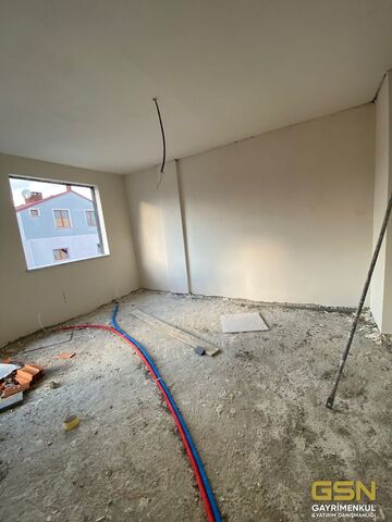 8-ÇAYIROVA'DA KENT MEYDANINA YAKIN KONUMDA SATILIK DAİRELER