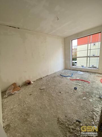 23-ÇAYIROVA'DA KENT MEYDANINA YAKIN KONUMDA SATILIK DUBLEKS DAİRELER