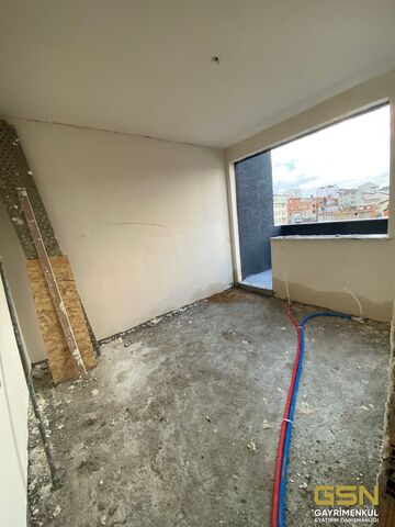 24-ÇAYIROVA'DA KENT MEYDANINA YAKIN KONUMDA SATILIK DUBLEKS DAİRELER