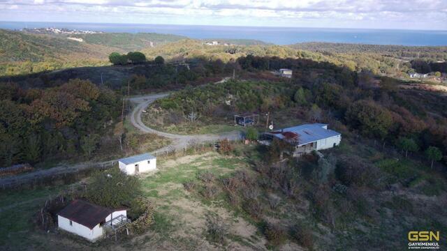 10-ŞİLE DE DENİZE YAKIN RUHSATLI EV VE ARAZİ