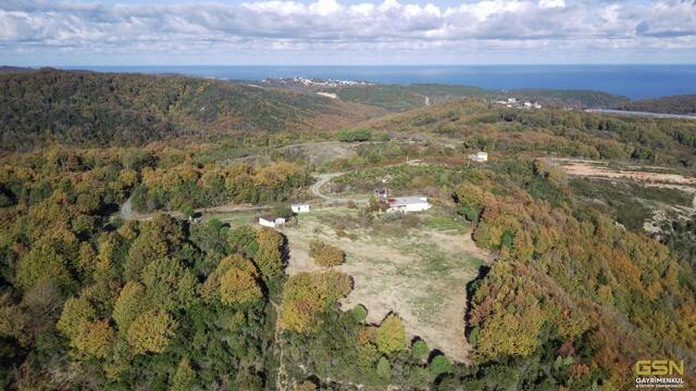 2-ŞİLE DE DENİZE YAKIN RUHSATLI EV VE ARAZİ