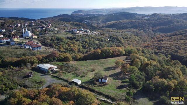 6-ŞİLE DE DENİZE YAKIN RUHSATLI EV VE ARAZİ