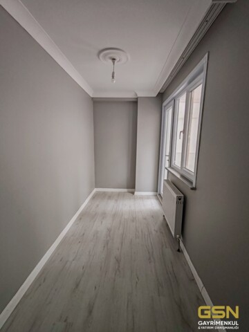 21-ÇAYIROVA EMEK MAHALLESİ BOSNA CADDESİNE YAKIN  SATILIK 3+1 BAHÇE  DUBLEKS