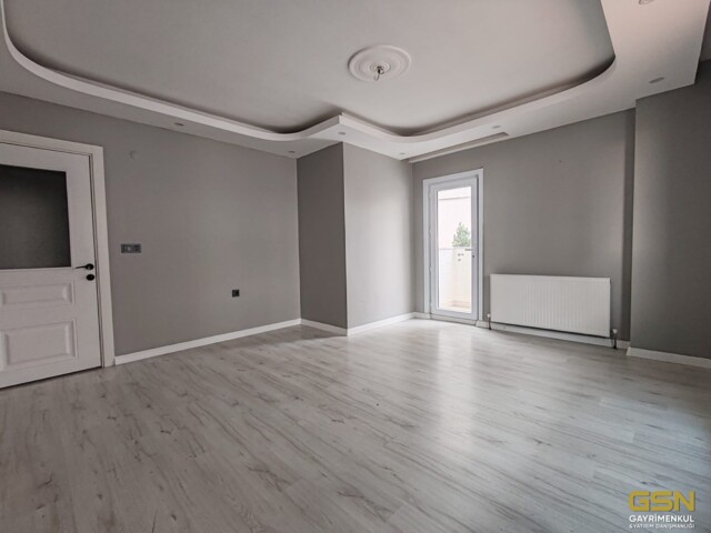 14-ÇAYIROVA EMEK MAHALLESİ BOSNA CADDESİNE YAKIN  SATILIK 3+1 BAHÇE  DUBLEKS