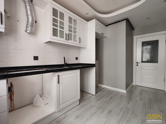 10-ÇAYIROVA EMEK MAHALLESİ BOSNA CADDESİNE YAKIN  SATILIK 3+1 BAHÇE  DUBLEKS