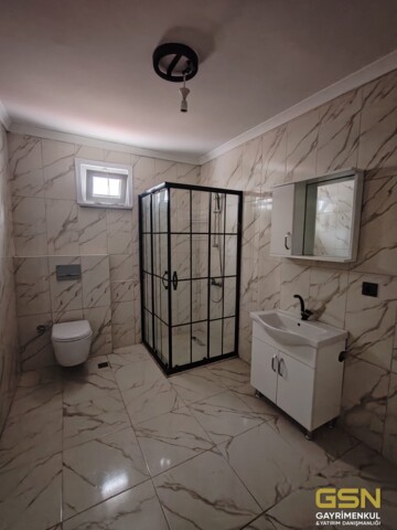 24-ÇAYIROVA EMEK MAHALLESİ BOSNA CADDESİNE YAKIN  SATILIK 3+1 BAHÇE  DUBLEKS