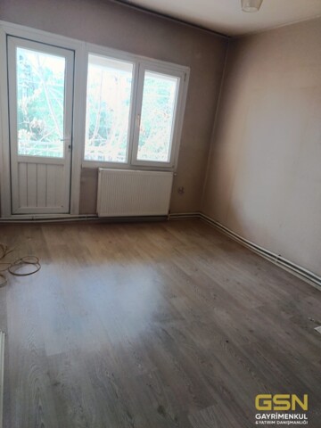 19-İZMİR ÇİĞLİ İZKENT MAHALLESİNDE KİRALIK 3+1 DAİRE