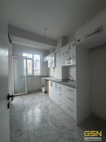 18-ÇAYIROVA ATATÜRK MAHALLESİNDE 2+1 ARAKAT