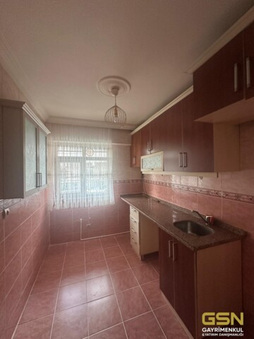 6-PENDİK ESENYALI'DA MERKEZİ KONUMDA SATILIK 3+1 DAİRE