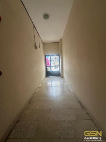 2-ÇAYIROVA ÖZGÜRLÜK MH. CADDE ÜZERİNDE 170 M2 3+1 DAİRE