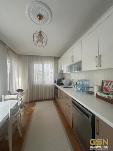 10-ÇAYIROVA ÖZGÜRLÜK MH. CADDE ÜZERİNDE 170 M2 3+1 DAİRE