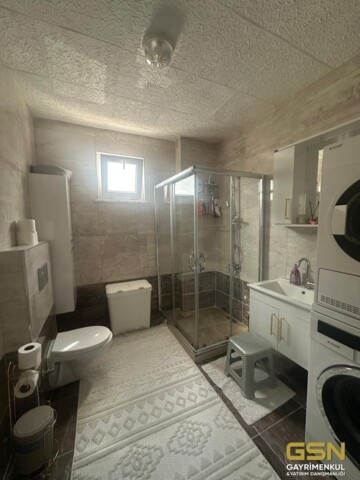 8-ÇAYIROVA ÖZGÜRLÜK MH. CADDE ÜZERİNDE 170 M2 3+1 DAİRE