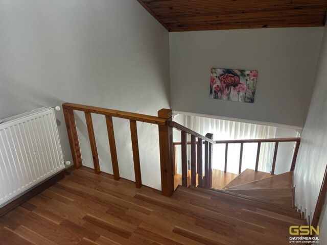 27-KARTAL'DA ADALAR VE DENİZ MANZARALI KİRALIK DUBLEKS