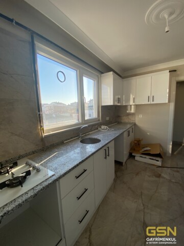 22-ÇAYIROVA YENİMAHALLE'DE YERDEN ISITMALI MASRAFSIZ 3+1 SATILIK DAİRE