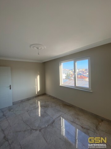 18-ÇAYIROVA YENİMAHALLE'DE YERDEN ISITMALI MASRAFSIZ 3+1 SATILIK DAİRE