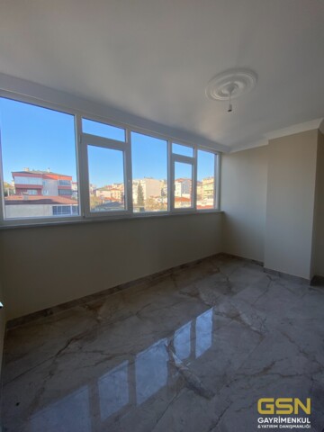 10-ÇAYIROVA YENİMAHALLE'DE YERDEN ISITMALI MASRAFSIZ 3+1 SATILIK DAİRE