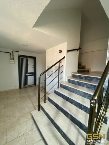 32-ÇAYIROVA YENİMAHALLE'DE YERDEN ISITMALI MASRAFSIZ 3+1 SATILIK DAİRE