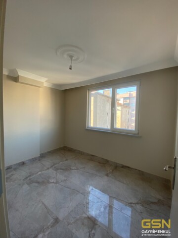 16-ÇAYIROVA YENİMAHALLE'DE YERDEN ISITMALI MASRAFSIZ 3+1 SATILIK DAİRE
