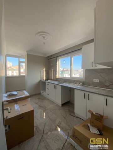 19-ÇAYIROVA YENİMAHALLE'DE YERDEN ISITMALI MASRAFSIZ 3+1 SATILIK DAİRE