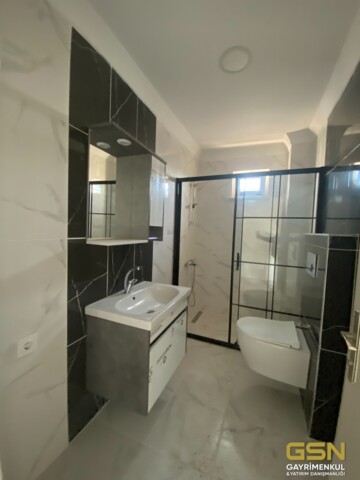 29-ÇAYIROVA YENİMAHALLE'DE YERDEN ISITMALI MASRAFSIZ 3+1 SATILIK DAİRE