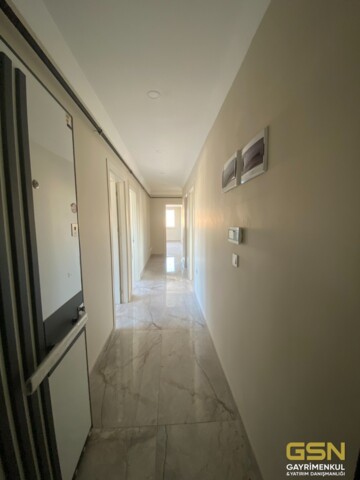 28-ÇAYIROVA YENİMAHALLE'DE YERDEN ISITMALI MASRAFSIZ 3+1 SATILIK DAİRE