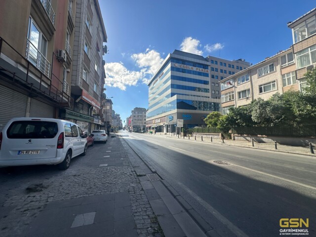 ÜMRANİYE ATAKENT MAHALLESİNDE MİTHATPAŞA CADDESİ ÜZERİNDE SATILIK 3+1 DAİRE 23