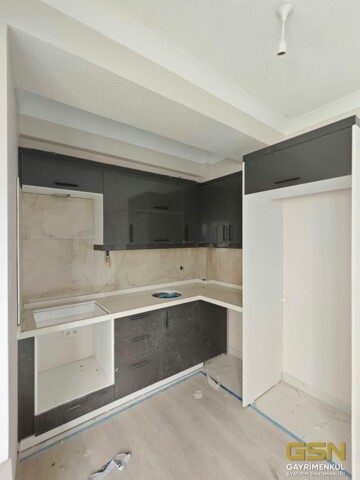 GSN GAYRİMENKUL'DEN ÇAYIROVA MUHAMMER AKSOY CADDESİNDE. KİRALIK 2+1 DAİRE 4