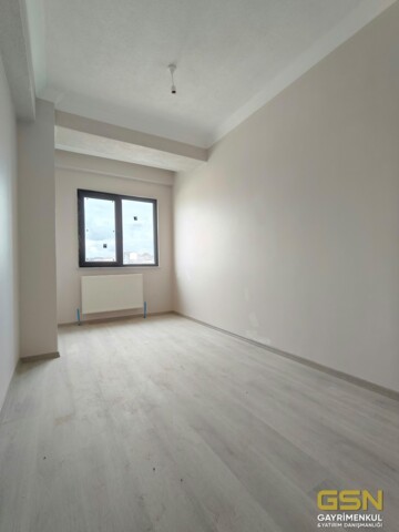 GSN GAYRİMENKUL'DEN ÇAYIROVA MUHAMMER AKSOY CADDESİNDE. KİRALIK 2+1 DAİRE 5