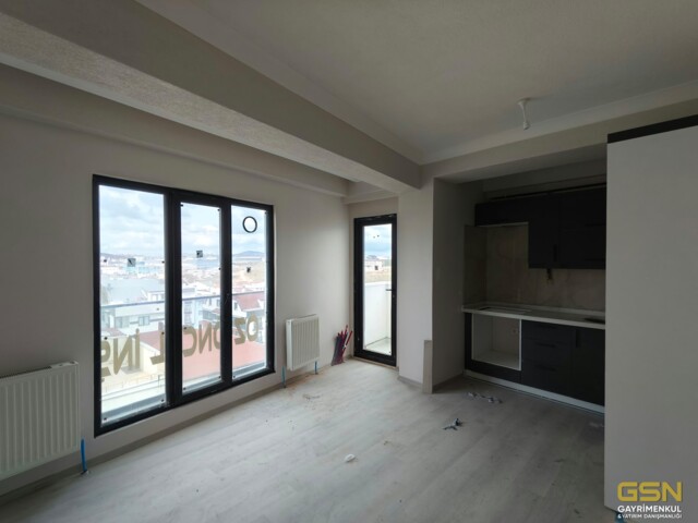 GSN GAYRİMENKUL'DEN ÇAYIROVA MUHAMMER AKSOY CADDESİNDE. KİRALIK 2+1 DAİRE 13